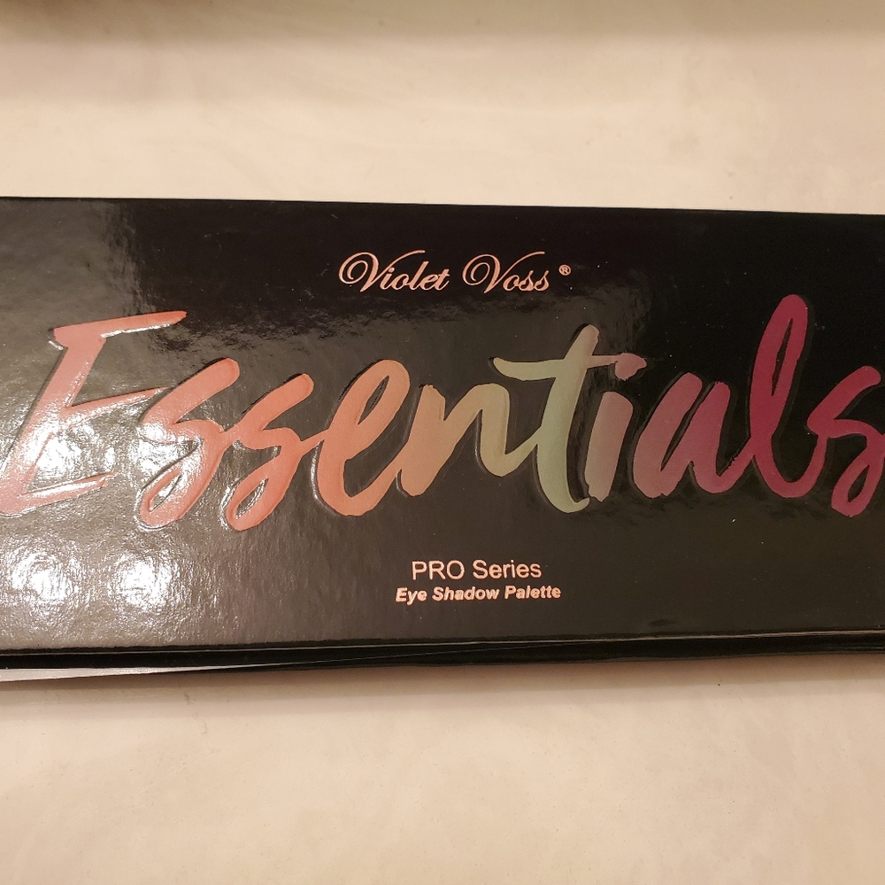 Brand New Violet Voss Eyeshadow Palette!